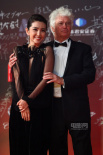 李冰冰黑色“透视装”现身 与评委会主席合影