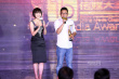 鲍德熹为最佳新人导演韩延颁奖 赞其年轻有为