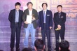 传媒大奖颁奖典礼星光熠熠 明星与媒体老总合影