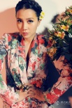 阿朵花色寫真驚艷 被鮮花簇?fù)泶笳箯?fù)古文藝范兒
