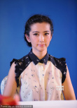 李冰冰成都代言哈欠连天 会场大门倒塌砸伤两人