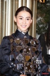张柏芝镜片装亮相显少妇气质 林熙蕾秀白嫩美腿