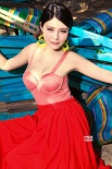 徐冬冬身穿紅裙露曲線 賀中國奧運(yùn)健兒凱旋歸來