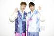 东方神起穿韩服庆祝中秋 向歌迷送祝福英气逼人