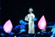 余少群現(xiàn)場(chǎng)表演”梁?！?穿戲服登臺(tái)展扎實(shí)功底