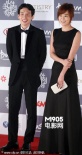 崔江熙黑色长裙显保守 携手搞笑男演员奉太圭