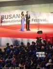 第17屆釜山電影節(jié)開幕 湯唯優(yōu)雅主持郭富城亮相