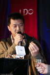 李亚鹏送爱妻钻戒引轰动 王菲感意外挠头显羞涩