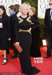 老牌影后海伦·米伦神采飞扬 金边黑裙气场足