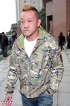 藝人戎祥不幸猝逝好友趕往送別 其父悲傷現(xiàn)身