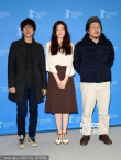韩片《海媛》开记者会 女主蓬松长发亮相显清纯