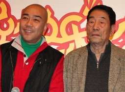 电影版“杨光”热闹首映 杨少华收获“借据红包”