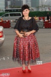 at17成員林二汶亮相紅毯 紅鞋可愛項(xiàng)鏈素樸獨(dú)特