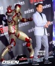 唐尼赴韩宣传跳骑马舞 《钢铁侠3》4月25日上映