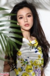 Angelababy春装尽显柔美 长发飘逸清新气质可人