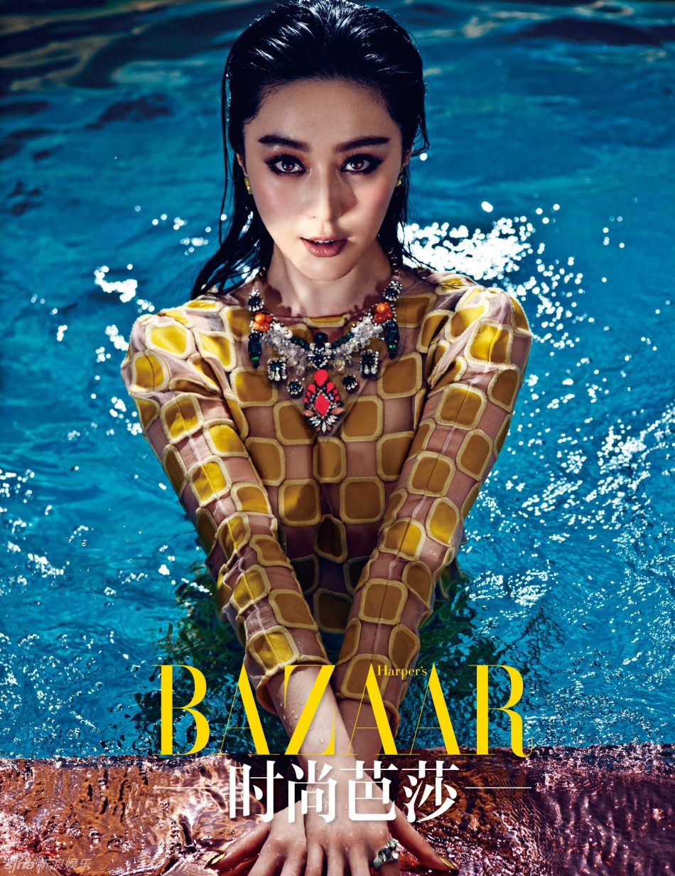 范冰冰泳池内大玩金蛇出浴 尽显狂野魅惑性感_明星写真_图集_电影网