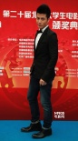 “优才计划”选手李晨浩出场 动作型男显阳光