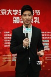 “優(yōu)才計劃”選手楊駿亮相 全身黑裝顯型男本色