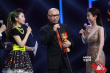 荣获最受欢迎导演奖 徐峥登台青葱旧照遭曝光