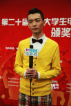 “優(yōu)才計劃”選手李劍飛 著格子褲黃上衣秀青春