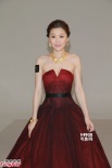 周麗淇抹胸長裙露香肩 望覓真命天子不排除閃婚