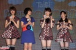 AKB48成員訪臺(tái)推介旅游 短裙露腿大扮可愛(ài)少女
