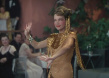 玉女嬉春