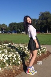 柳岩出游晒性感美照 多款扮嫩造型变身小清新