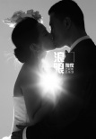 何潔赫子銘9月12日辦婚禮 婚照熱吻微博秀請柬