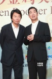 《一九四二》劇組齊登臺 馮小剛自信滿滿氣勢足