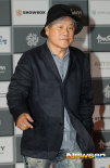 釜山电影节闭幕红毯星光黯淡 李长镐独自撑场