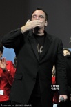 导演昆汀亮相里昂影节闭幕 现场送飞吻兴奋高呼