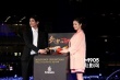 上戶彩婚后出席圣誕點(diǎn)燈 調(diào)侃“丈夫”高良健吾