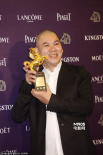 蔡明亮斬獲最佳導(dǎo)演獎 緊緊依偎金馬喜不自禁