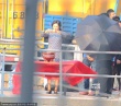章子怡上海秘拍《太平輪》 淡妝著素色旗袍燒香