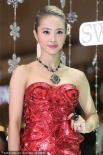 蔡依林裹胸禮服小露半球 笑羅志祥吸金無暇度假