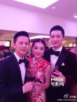 刘璇、王弢大婚：新郎新娘玩亲亲 刘璇幸福落泪