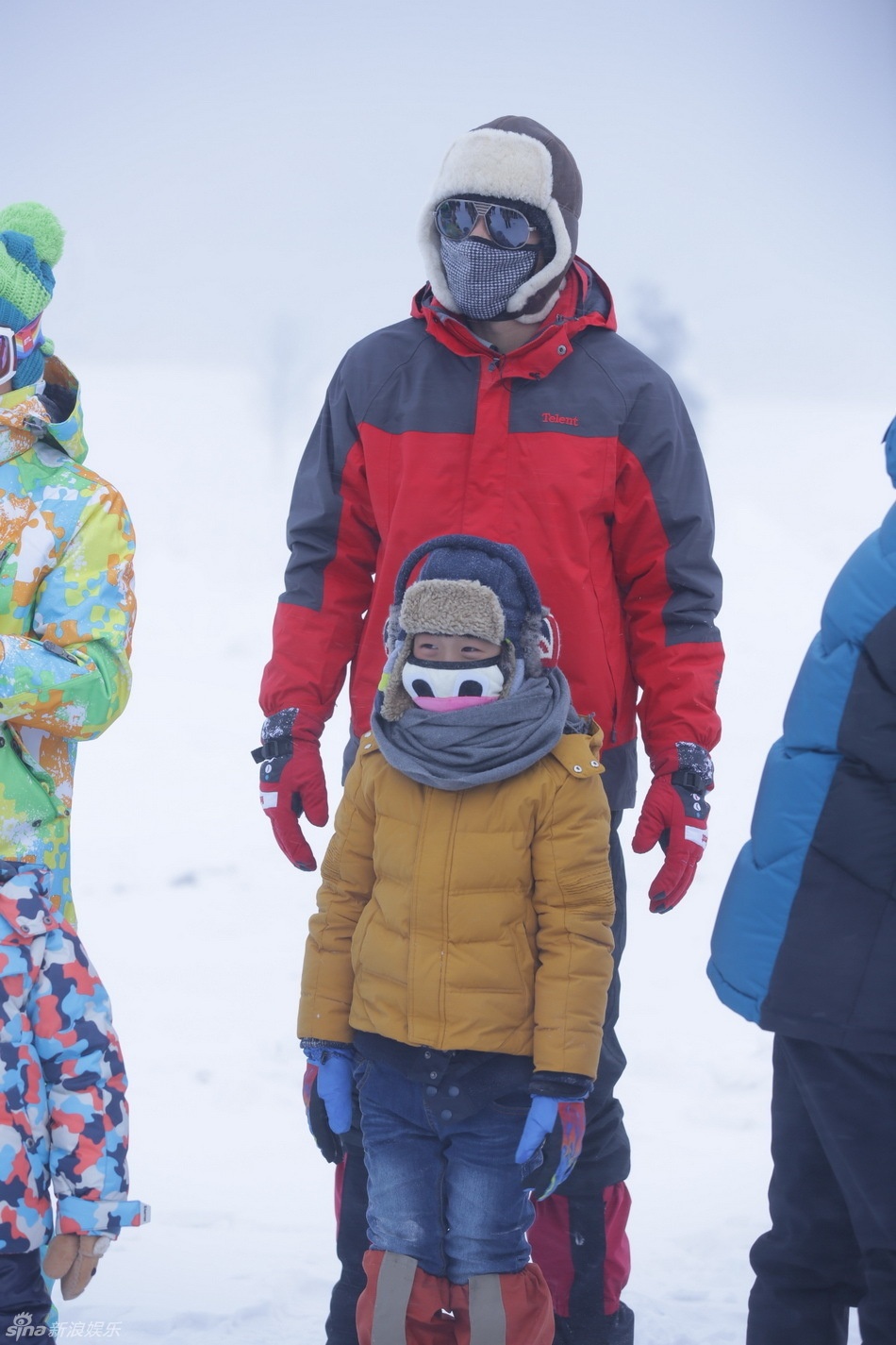 显示 最后一期"牡丹江雪乡之旅"中,萌娃和爸爸