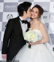 紀佳松、張榕容婚禮熱吻 王心凌、昆凌到場祝賀