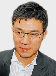 许雅钧