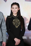《鈔票飛》在京啟動 黃圣依：演抗日戲不懼扮丑