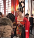 范冰冰古装造型片场照曝光 双峰醒目显美艳性感