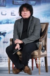 奉俊昊曝“美国队长”怕挨打 期待与章子怡合作