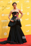 女演員羅瑞·佩絲特亮相紅毯 荷葉裙玩轉(zhuǎn)中國風