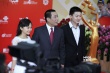 《一把钥匙万把锁》剧组亮相 林妙可公主裙超萌