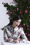 袁姍姍復古寫真大片曝光 口含玫瑰盡顯嫵媚撩人