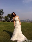 周冬雨晒婚纱照清纯可人 网友：林更新快去抢婚