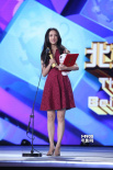 “女神”汤唯获最佳女演员奖 发表感言调皮可爱