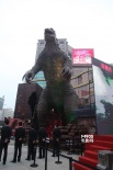 《哥斯拉》6月13日內(nèi)地公映 巨模怪獸亮相北京