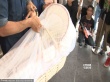 “小糯米”睡相曝光 杨幂刘恺威提篮小心翼翼